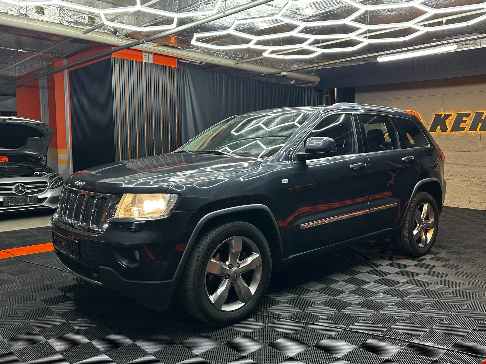 Jeep Grand cherokee 5.7i 352 к.с., снимка 3 - Автомобили и джипове - 56209444