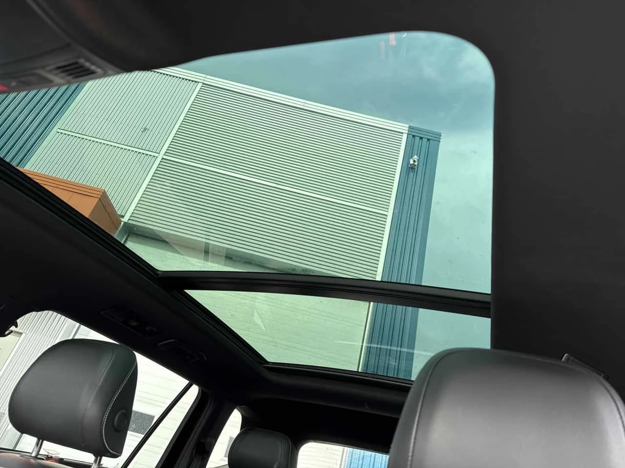 VW Tiguan Comfortline R Line Black Edition * CARFAX  | Mobile.bg � ����������� 11