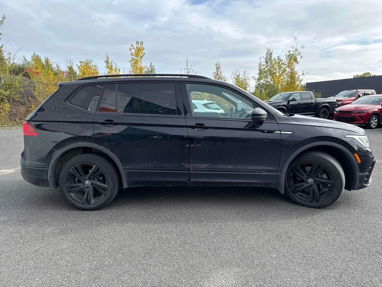 VW Tiguan Comfortline R Line Black Edition * CARFAX  | Mobile.bg � ����������� 4