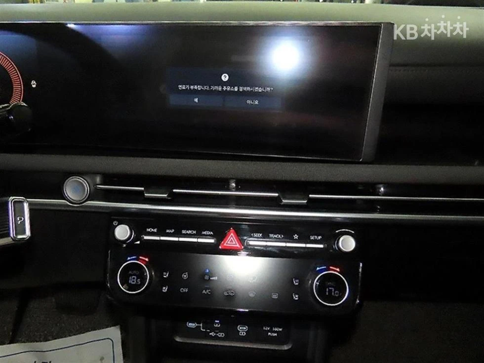 Hyundai Tucson 1.6T  / Premium, снимка 11 - Автомобили и джипове - 56534833