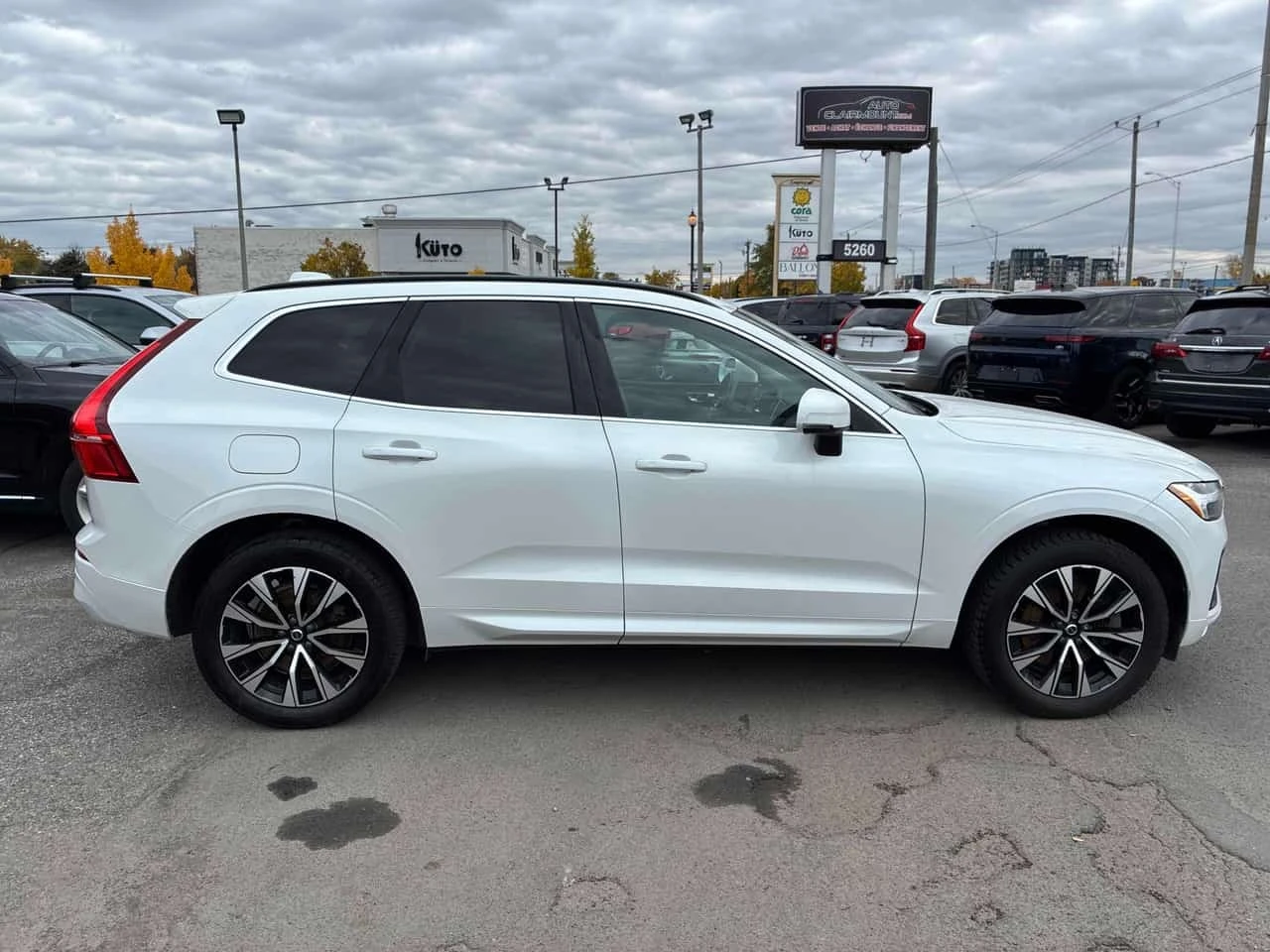 Volvo XC60 Core /CARFAX/ПОДГРЕВ/ПАНОРАМА/КЛИП, снимка 3 - Автомобили и джипове - 56637759