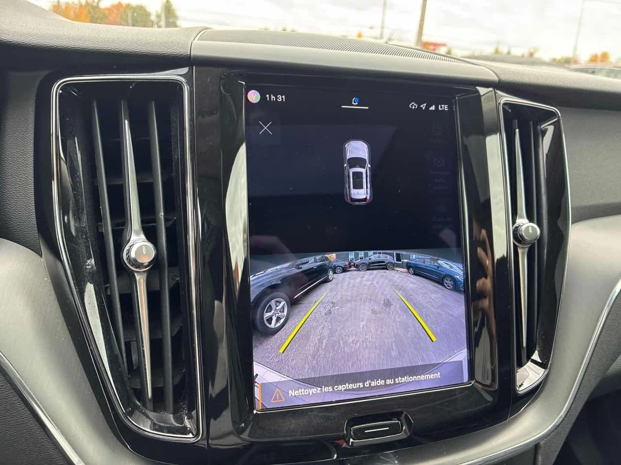 Volvo XC60 Core /CARFAX/ПОДГРЕВ/ПАНОРАМА/КЛИП, снимка 15 - Автомобили и джипове - 56637759
