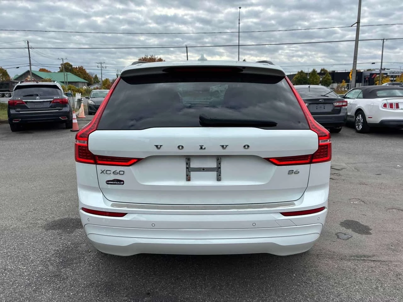 Volvo XC60 Core /CARFAX/ПОДГРЕВ/ПАНОРАМА/КЛИП, снимка 4 - Автомобили и джипове - 56637759