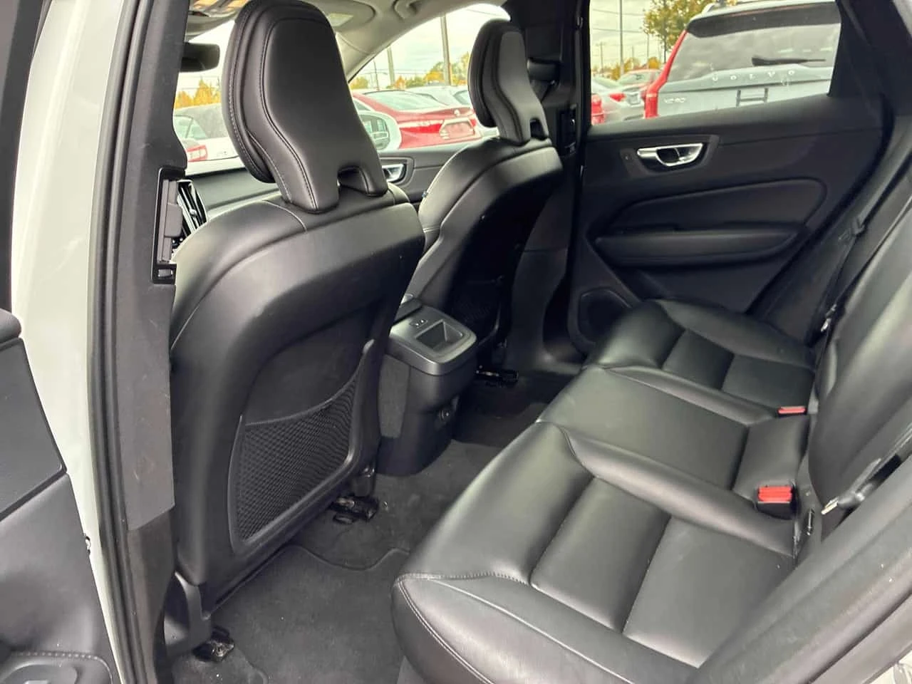 Volvo XC60 Core /CARFAX/ПОДГРЕВ/ПАНОРАМА/КЛИП, снимка 13 - Автомобили и джипове - 56637759