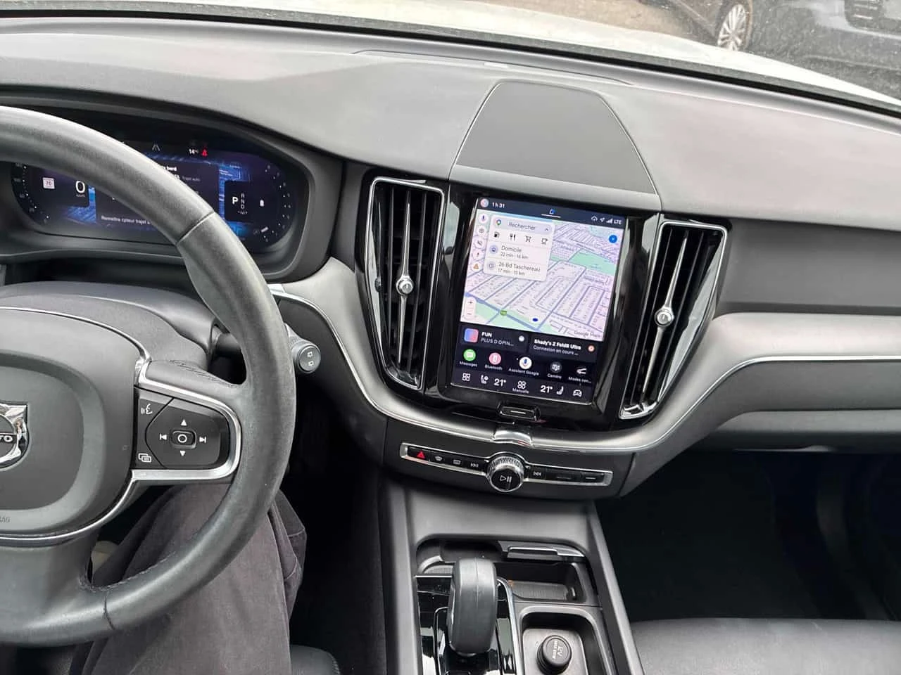 Volvo XC60 Core /CARFAX/ПОДГРЕВ/ПАНОРАМА/КЛИП, снимка 9 - Автомобили и джипове - 56637759