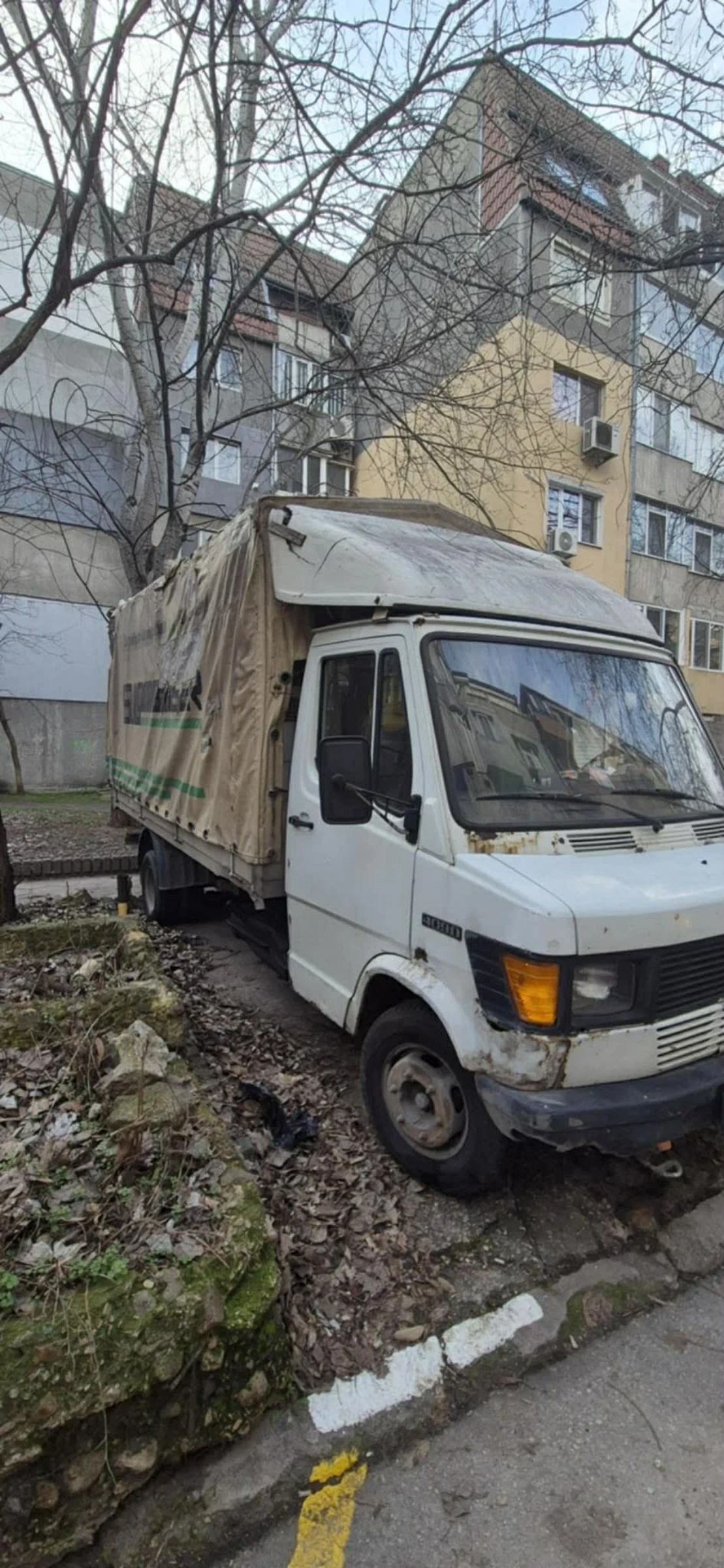 Mercedes-Benz 409 Товарен-Бордови - изображение 3