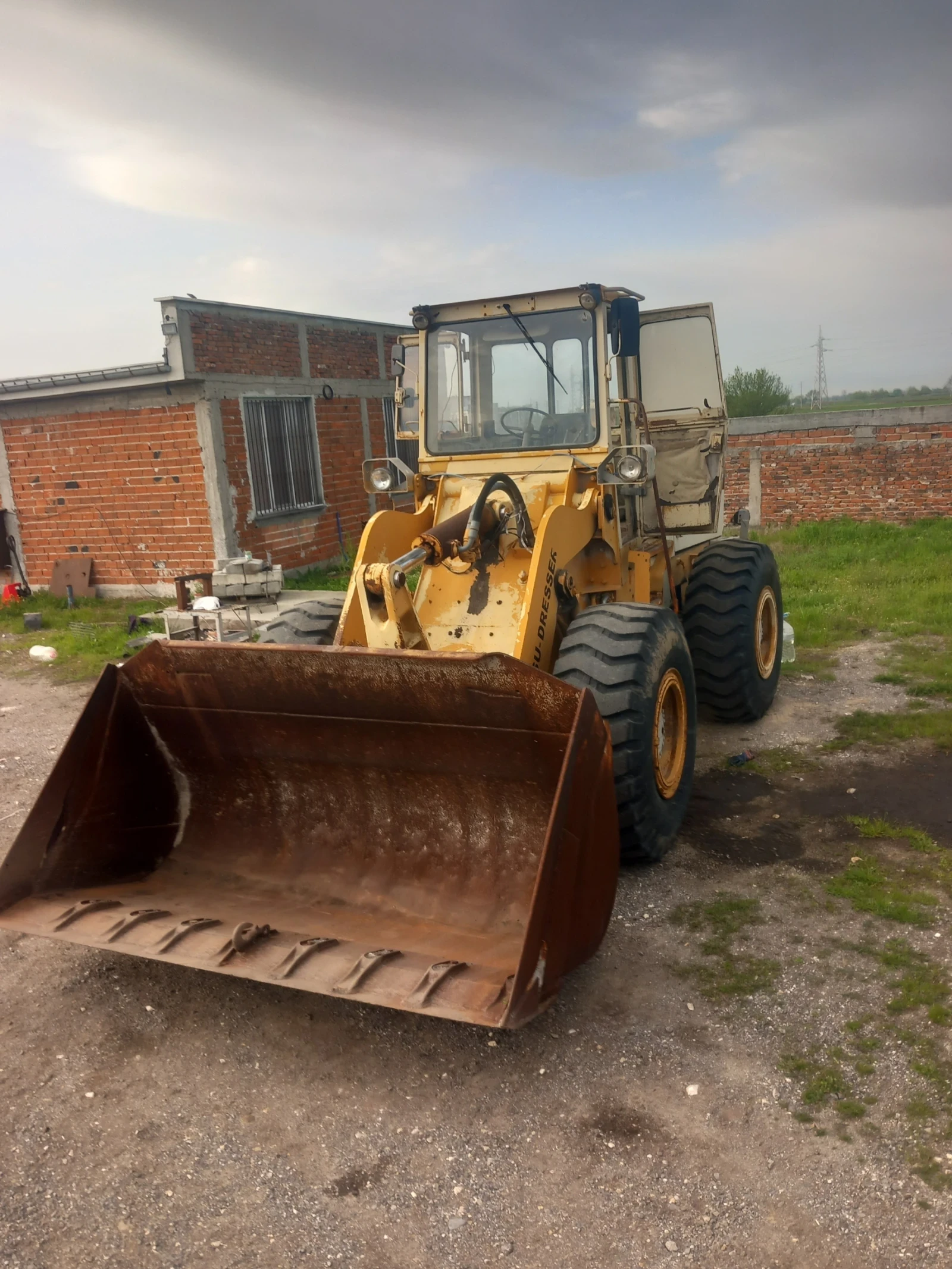 Челен товарач Komatsu  - изображение 3