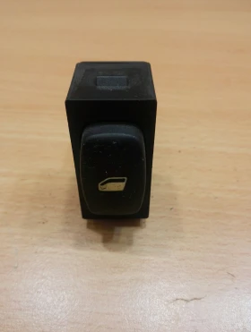 Копче ел стъкло задно дясно Пежо 407 седан 05г.