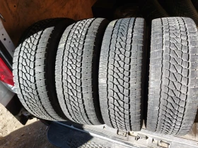 Гуми Зимни 235/65R16, снимка 1 - Гуми и джанти - 48636980