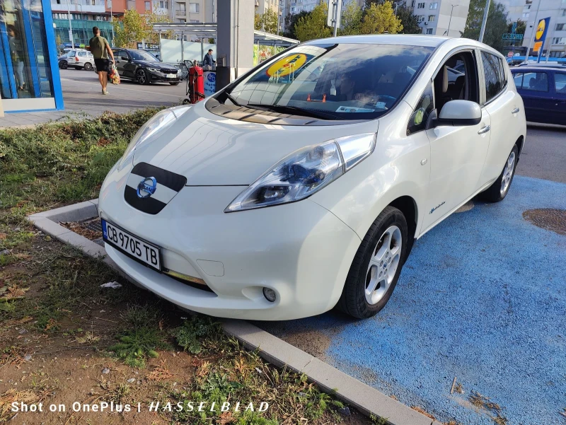 Nissan Leaf  24 kW внос от Швейцария, снимка 14 - Автомобили и джипове - 47525159