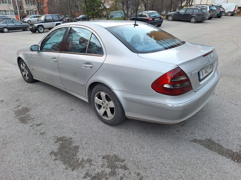 Mercedes-Benz E 270 Автоматик, снимка 5 - Автомобили и джипове - 48323560