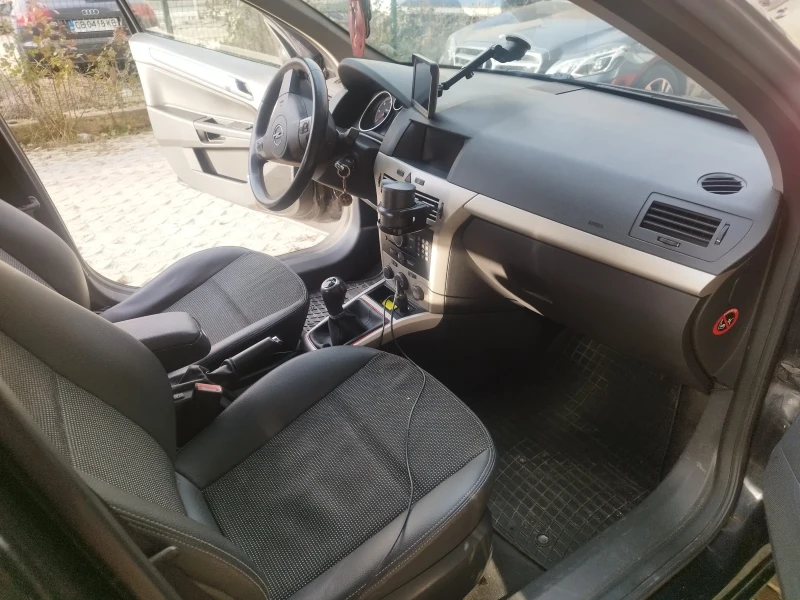 Opel Astra H Cosmo комби, снимка 8 - Автомобили и джипове - 48938867