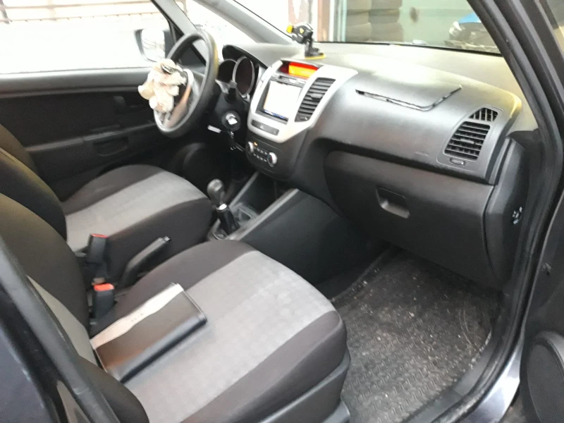 Kia Venga 1.4crdi, снимка 9 - Автомобили и джипове - 49219707