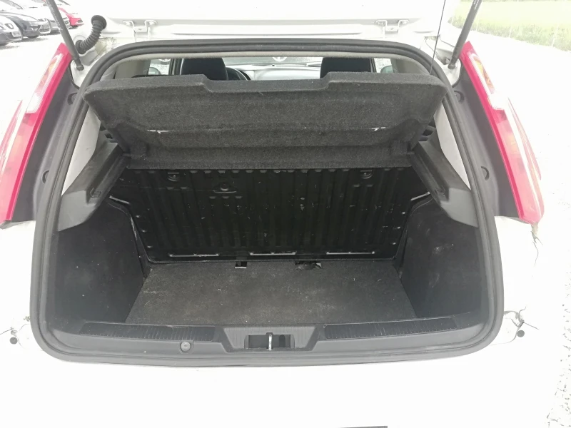 Fiat Punto 1.3m-jet 75, снимка 10 - Автомобили и джипове - 50565714