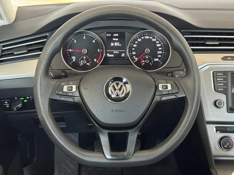 VW Passat 1, 6TDI, снимка 9 - Автомобили и джипове - 51365542