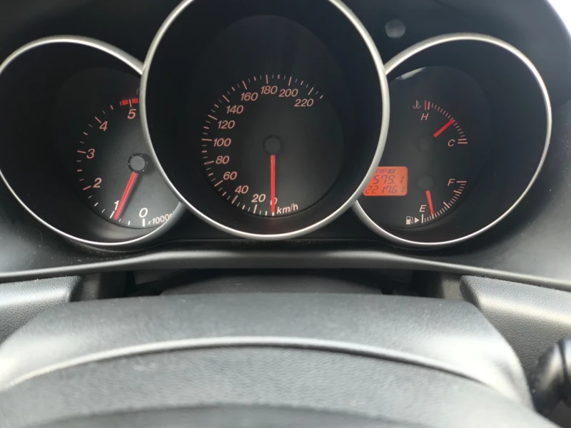 Mazda 3 1.6, напълно обслужен, снимка 10 - Автомобили и джипове - 51677633