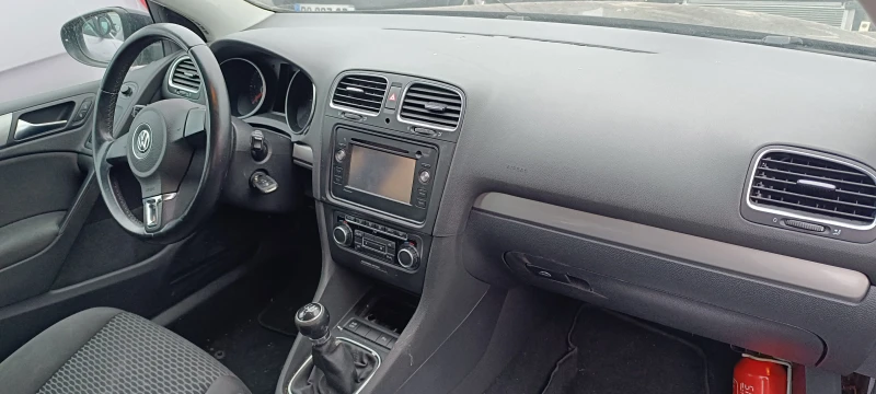 VW Golf VI 1.6TDi, снимка 5 - Автомобили и джипове - 52062519