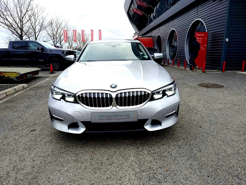 BMW 320 d XDrive Сервизна история!, снимка 2 - Автомобили и джипове - 52800268