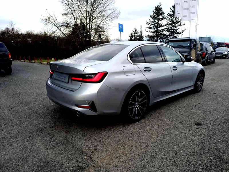 BMW 320 d XDrive Сервизна история!, снимка 7 - Автомобили и джипове - 52800268