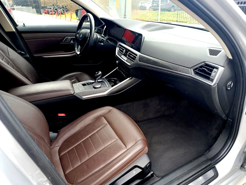 BMW 320 d XDrive Сервизна история!, снимка 12 - Автомобили и джипове - 52800268