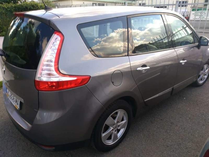 Renault Scenic, снимка 3 - Автомобили и джипове - 53112875
