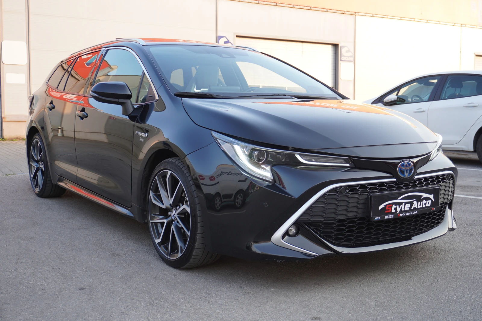 Toyota Corolla 2.0GR HYBRID184кс LOUNGE, HEAD UP, PANO, CARPLAY,  - изображение 7