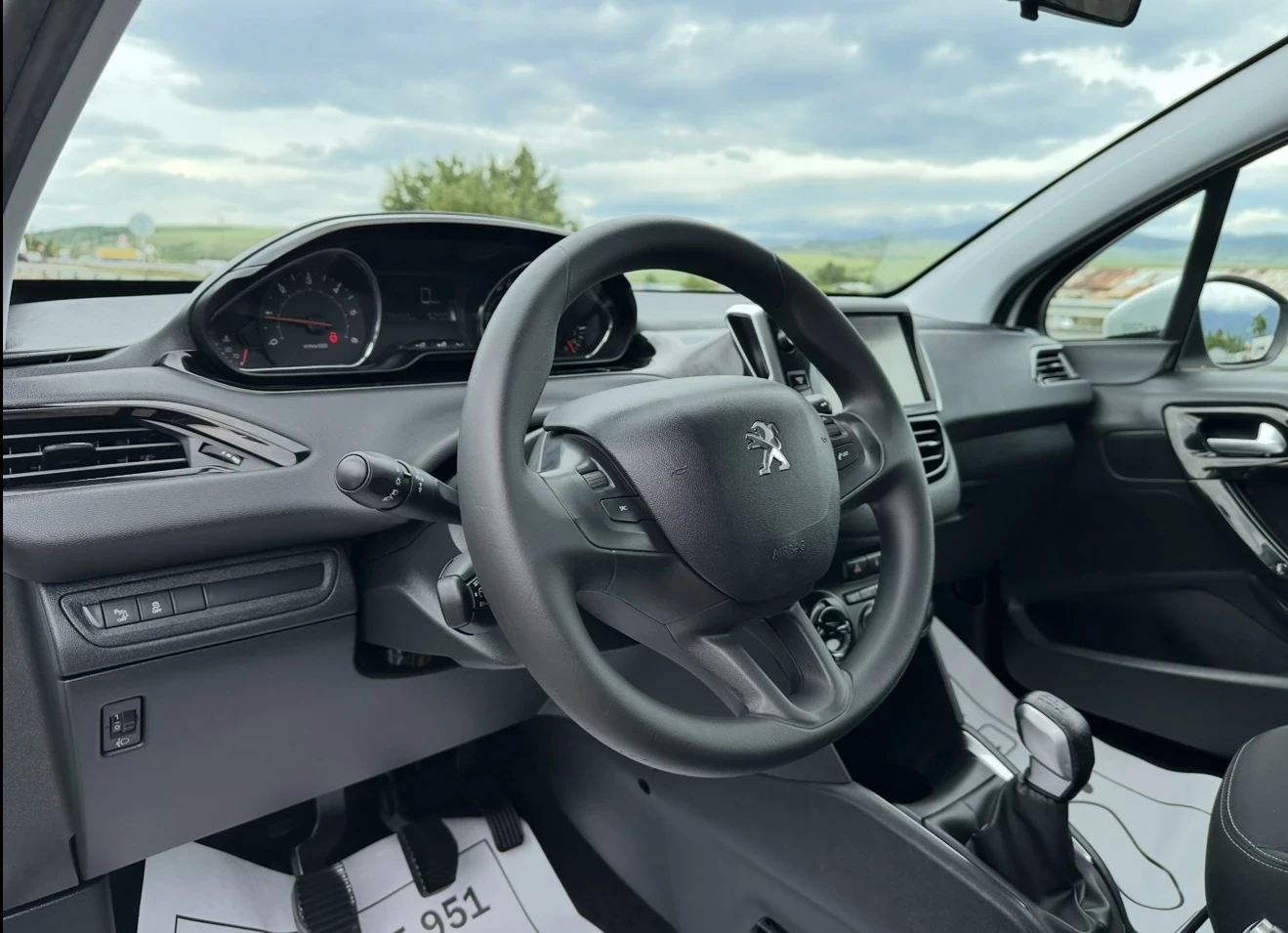 Peugeot 208 1.4-EHDI-TOP-NEW-FULL - изображение 8