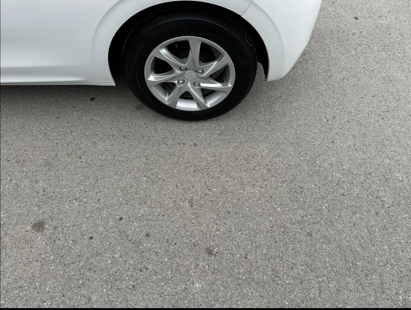 Peugeot 208 1.4-EHDI-TOP-NEW-FULL - изображение 7