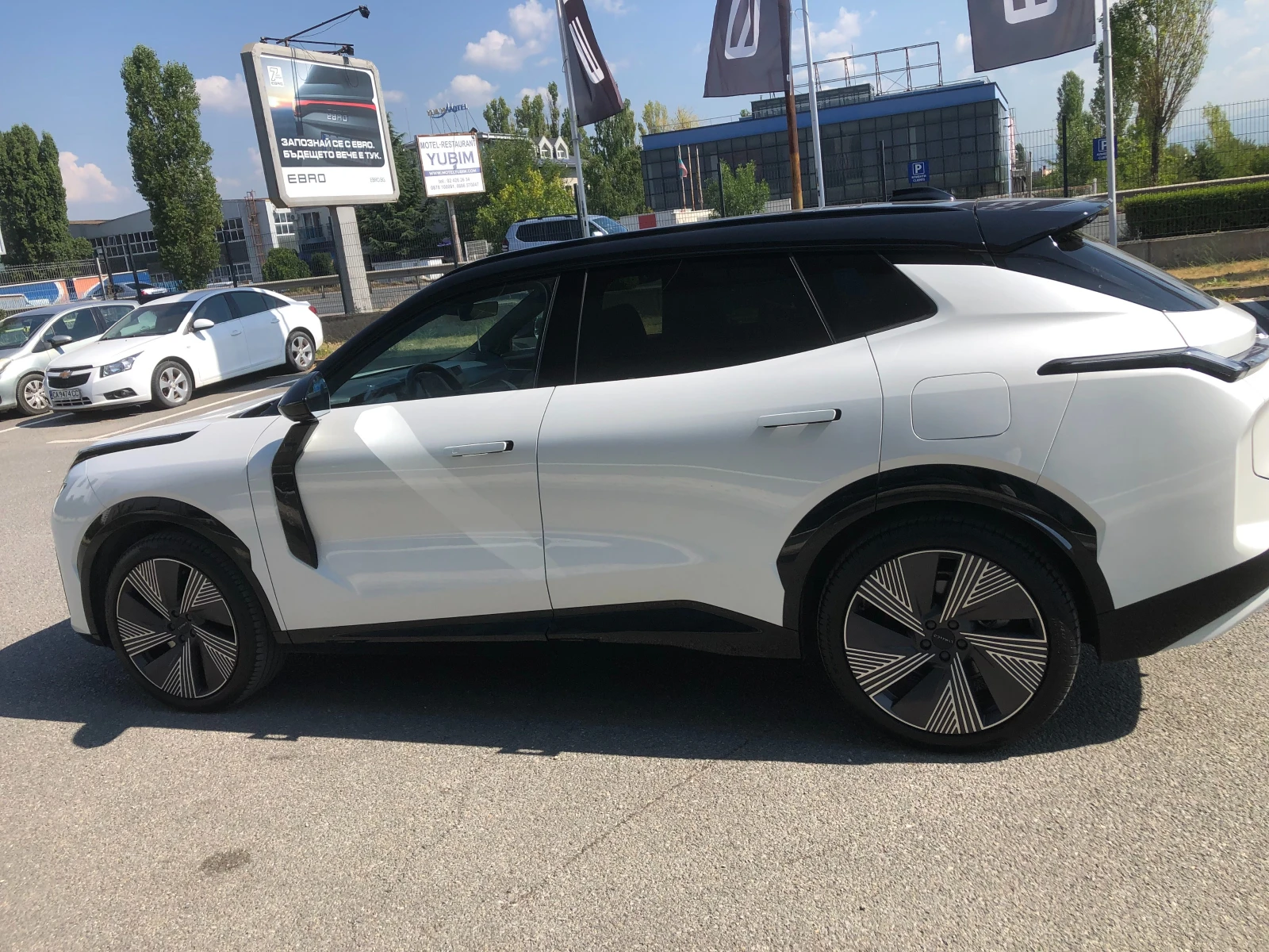 LynkCo 08 Plug-in Hybrid (More)* НАЛИЧЕН* 200км EL пробег , снимка 5 - Автомобили и джипове - 55752070