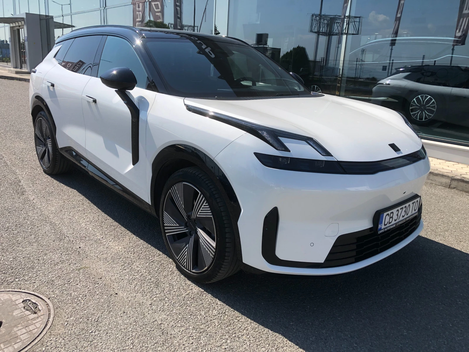 LynkCo 08 Plug-in Hybrid (More)* НАЛИЧЕН* 200км EL пробег , снимка 7 - Автомобили и джипове - 55752070