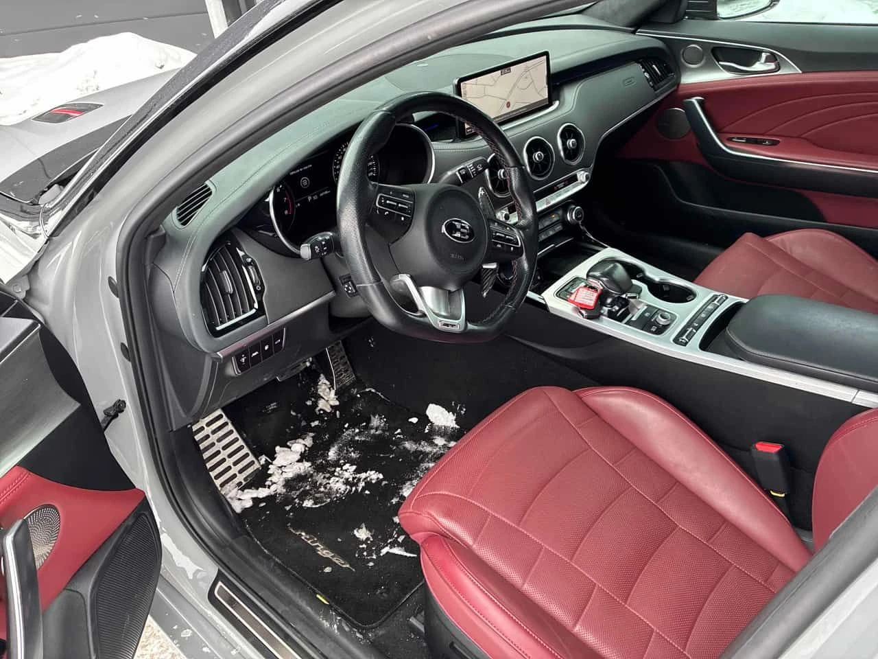 Kia Stinger * AWD * CARFAX * ПАНО * KEYLESS * ПОДГРЕВИ - изображение 5