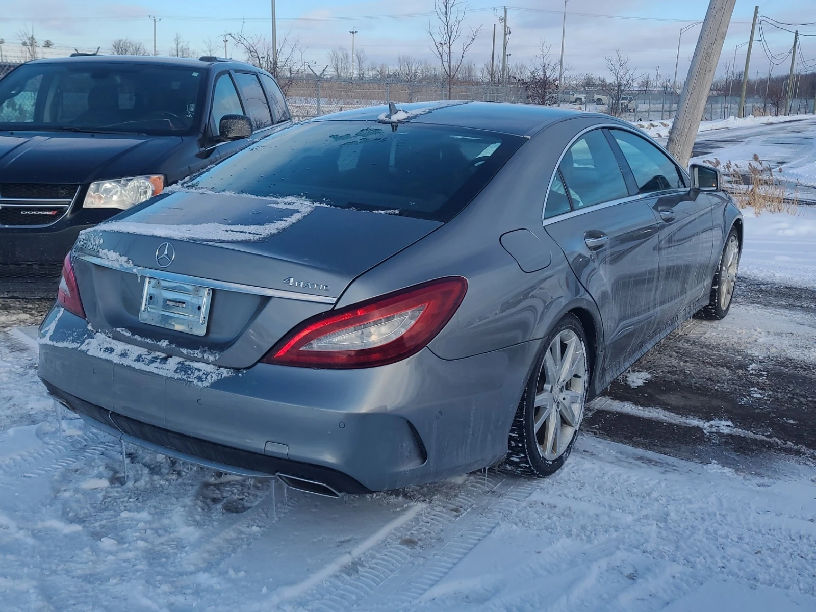 Mercedes-Benz CLS 400 * * CARFAX * * ���� ������ * *  | Mobile.bg � ����������� 4