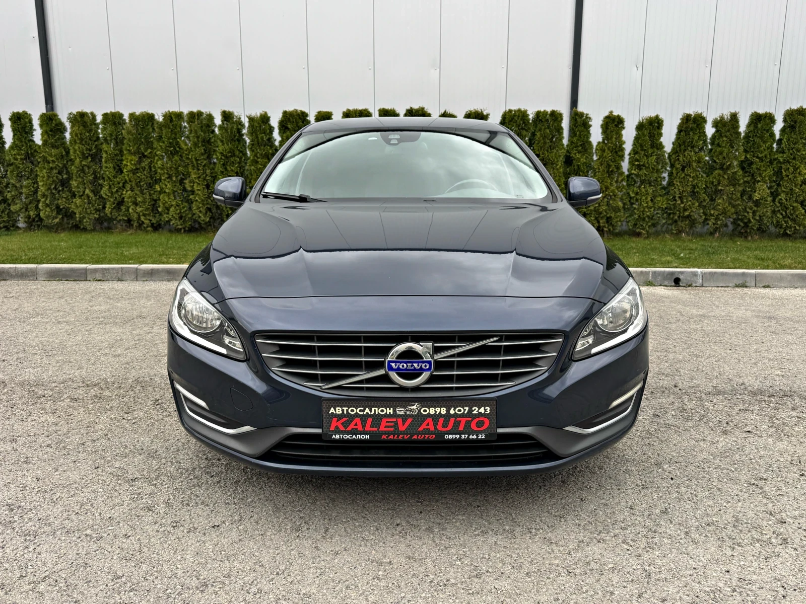 Volvo V60 2.4D5 AWD/215к.с/Facelift/ШВЕЙЦАРИЯ!!!, снимка 2 - Автомобили и джипове - 54083768