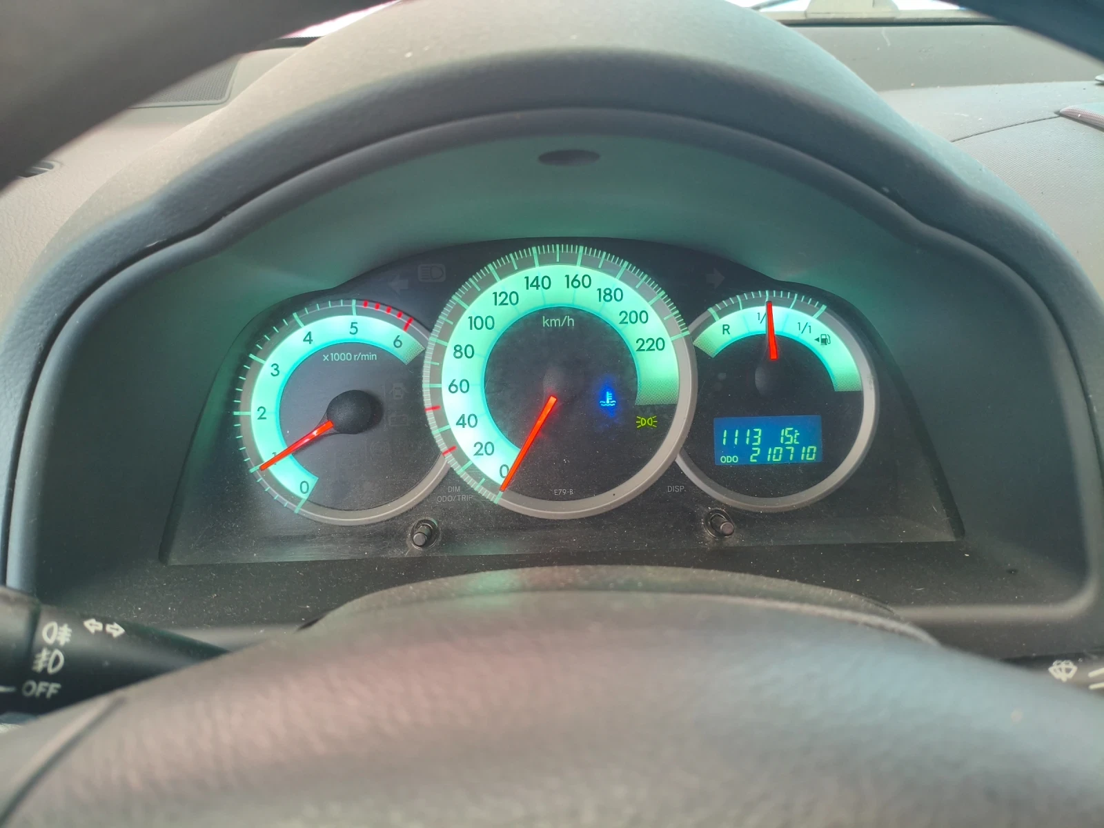 Toyota Corolla verso 2.0, снимка 6 - Автомобили и джипове - 54332636