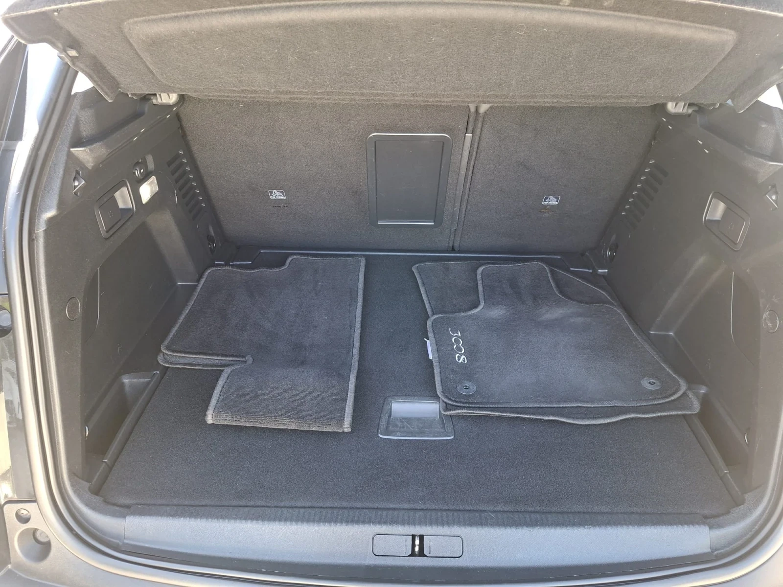 Peugeot 3008 Led / Automat / Panorama, снимка 11 - Автомобили и джипове - 54709554