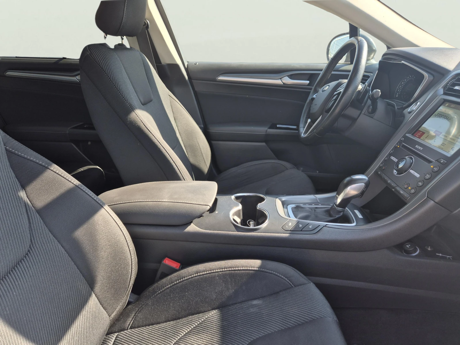 Ford Mondeo 1.5 EcoBoost, снимка 10 - Автомобили и джипове - 54804512