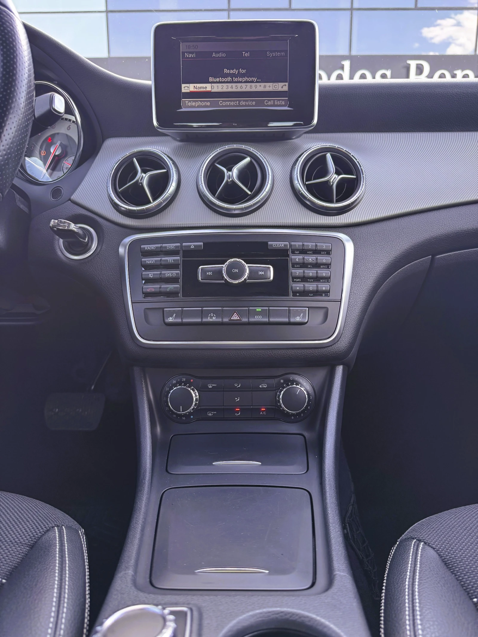Mercedes-Benz CLA 200 URBAN LINE, снимка 13 - Автомобили и джипове - 54973747