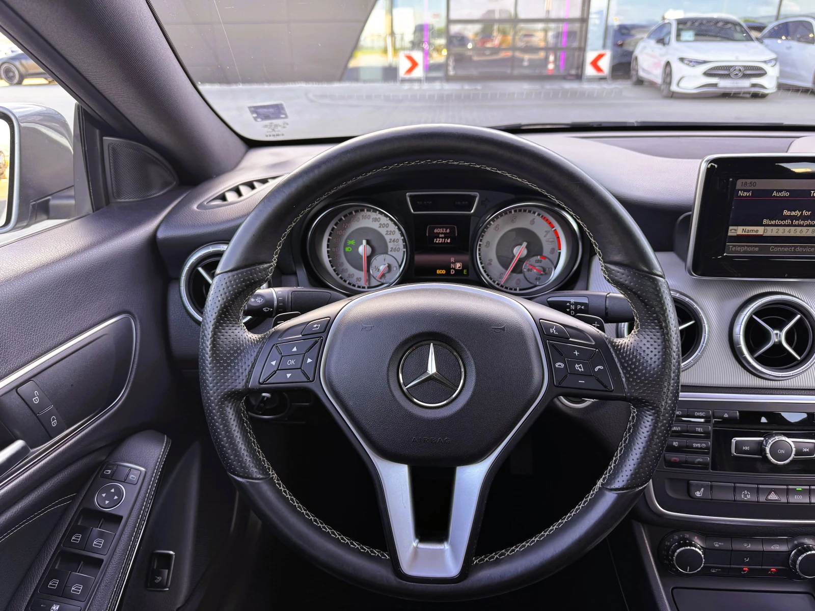 Mercedes-Benz CLA 200 URBAN LINE, снимка 12 - Автомобили и джипове - 54973747