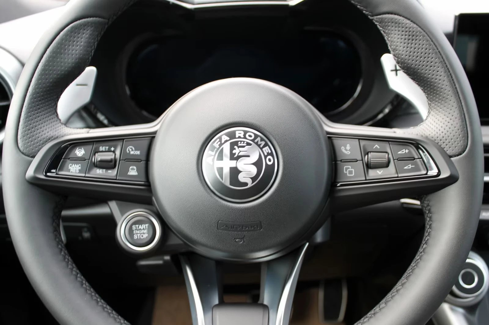 Alfa Romeo Tonale PHEV/160HP/VELOCE/360/DIGITAL/PANO/ACC/515z, снимка 6 - Автомобили и джипове - 55122822