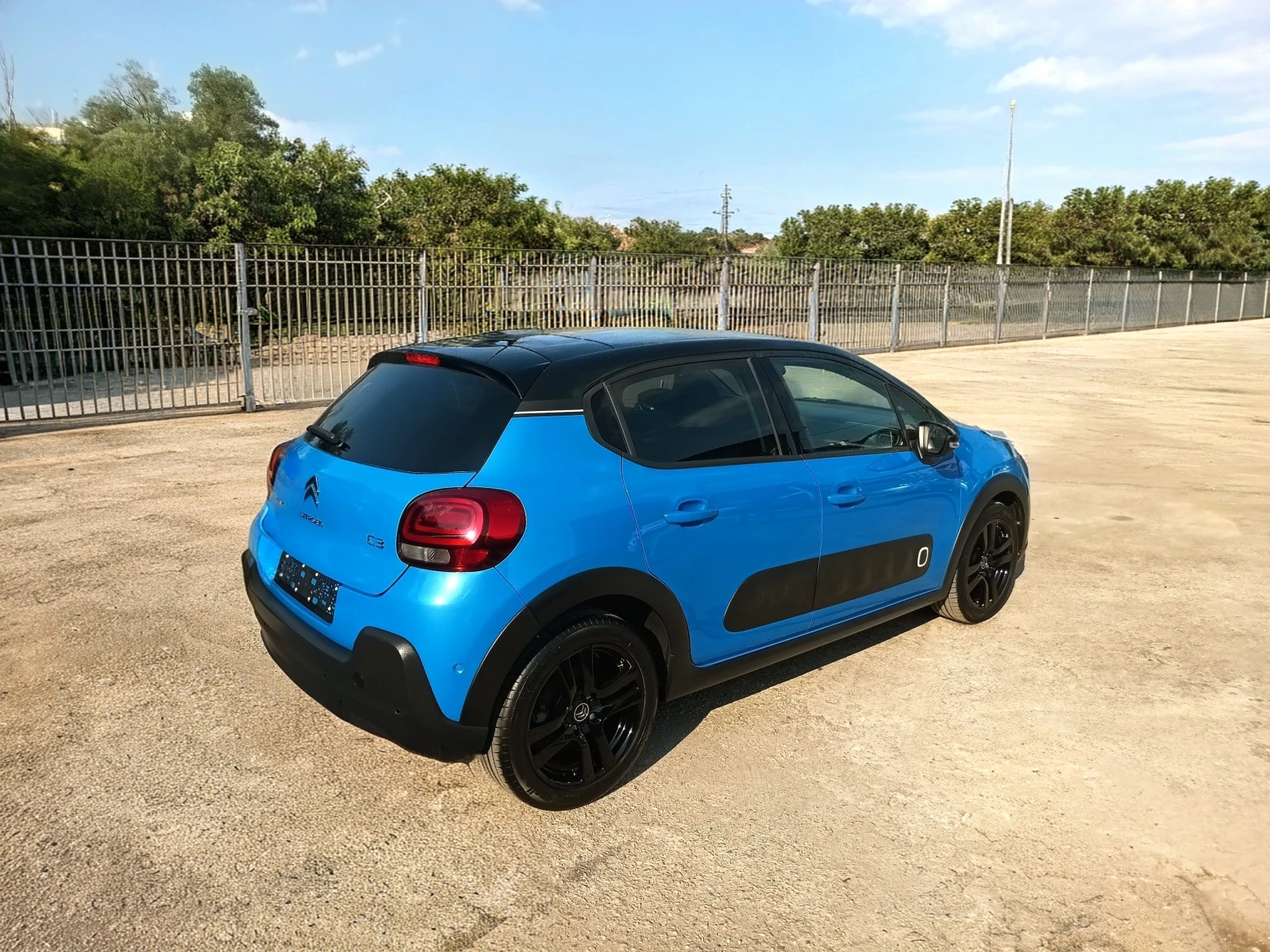 Citroen C3 Panoramic Roof , снимка 4 - Автомобили и джипове - 55386616