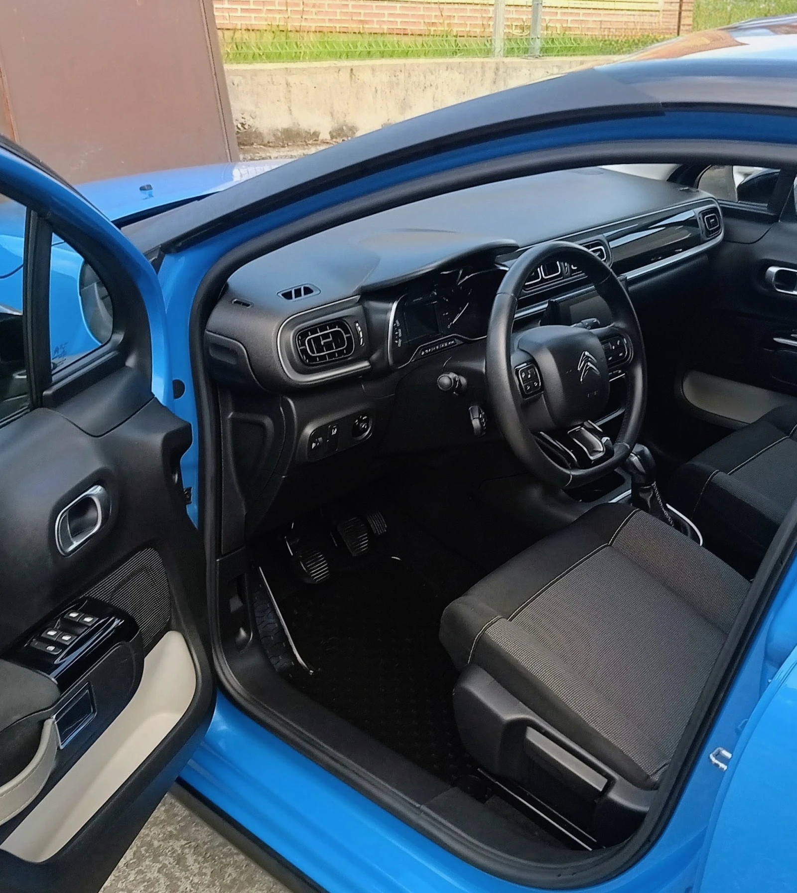 Citroen C3 Panoramic Roof , снимка 6 - Автомобили и джипове - 55386616