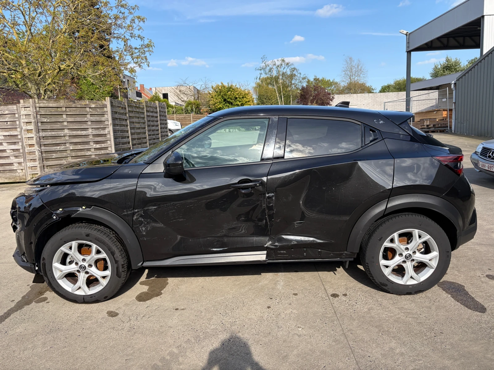 Nissan Juke, снимка 8 - Автомобили и джипове - 55595927