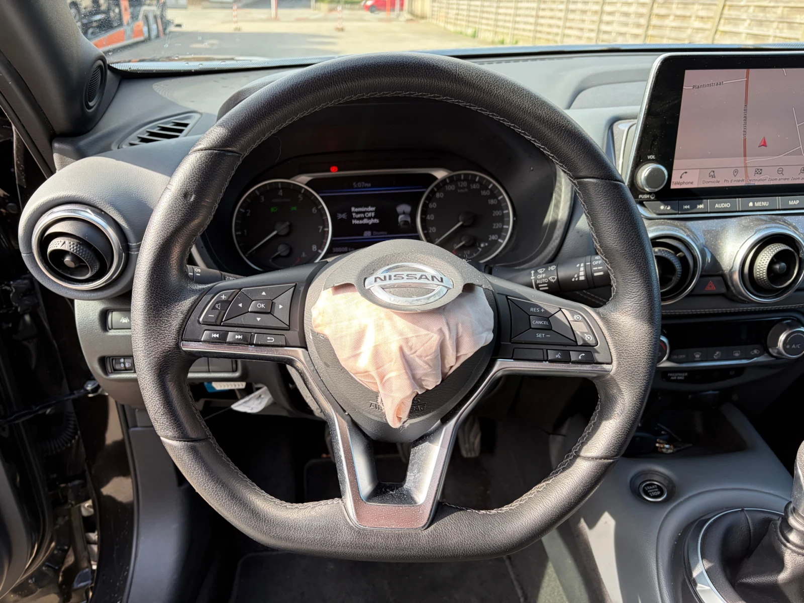 Nissan Juke, снимка 6 - Автомобили и джипове - 55595927