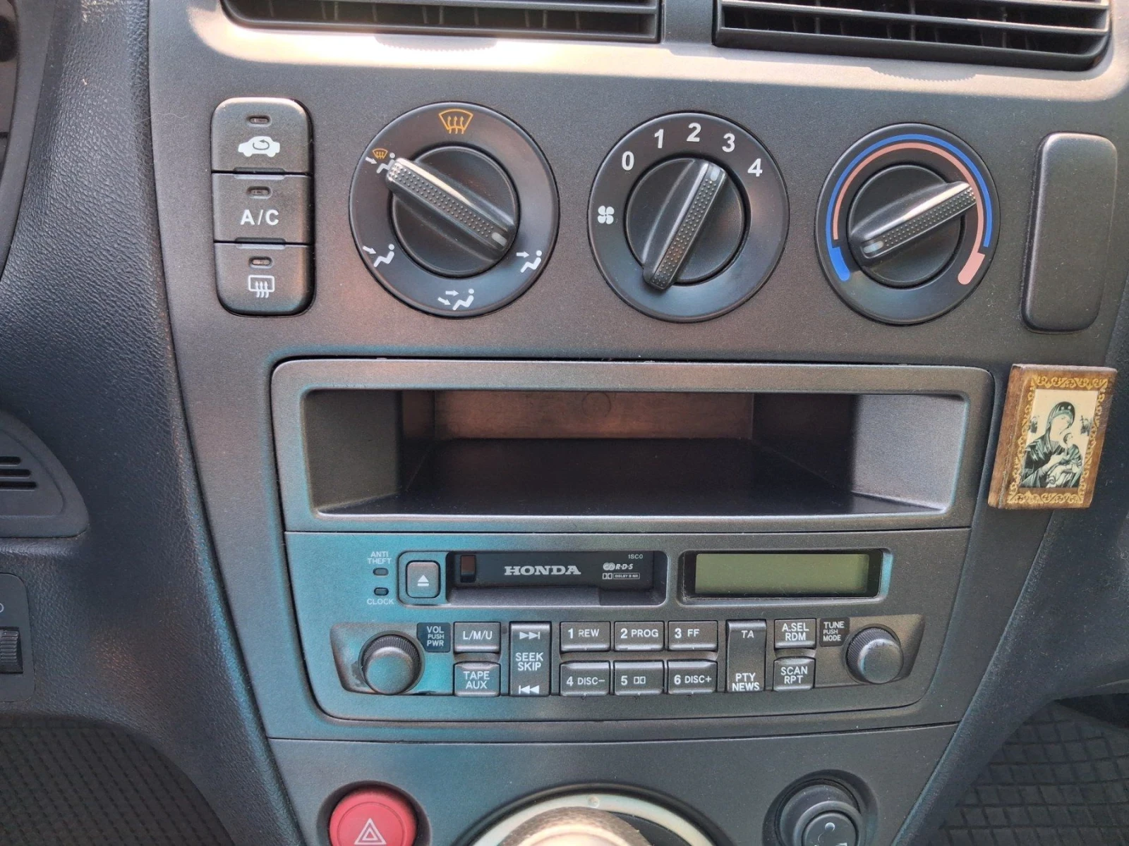 Honda Civic 1.4i, снимка 10 - Автомобили и джипове - 56099732