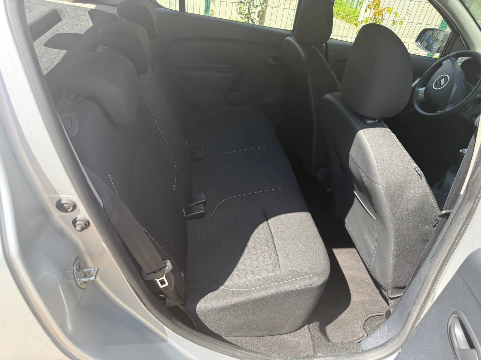 Dacia Sandero, снимка 5 - Автомобили и джипове - 56440415
