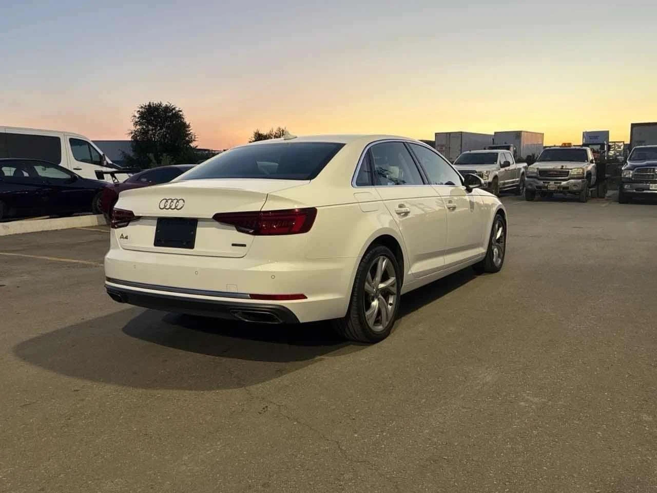Audi A4 * Progressiv * CARFAX * ��� ������������ ������ | Mobile.bg � ����������� 4