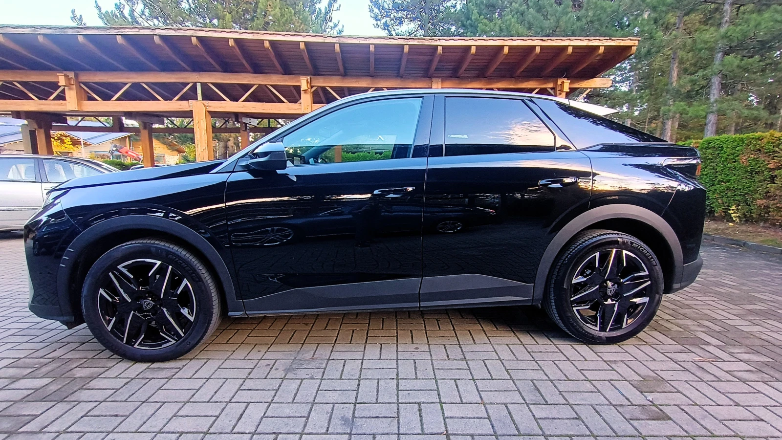 Peugeot 3008 Allure 1.2 Hybrid E-DCS6, снимка 2 - Автомобили и джипове - 56637737
