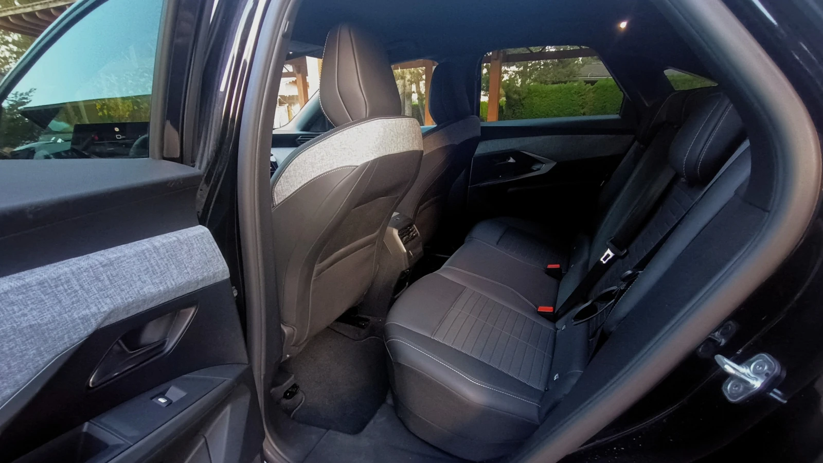 Peugeot 3008 Allure 1.2 Hybrid E-DCS6, снимка 8 - Автомобили и джипове - 56637737