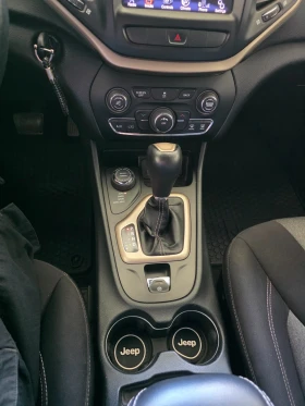 Jeep Cherokee - 9500 € / 18580.38 лв. - 25564831 10