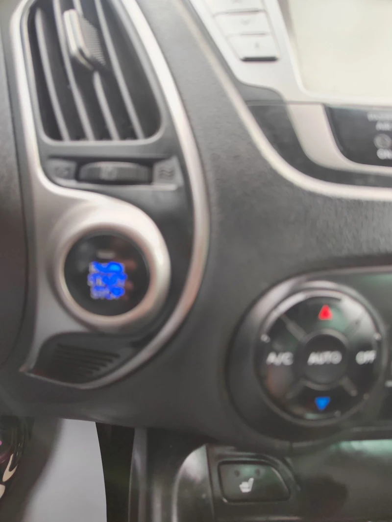 Hyundai IX35 2.0 AUTOMAT , снимка 16 - Автомобили и джипове - 52132892
